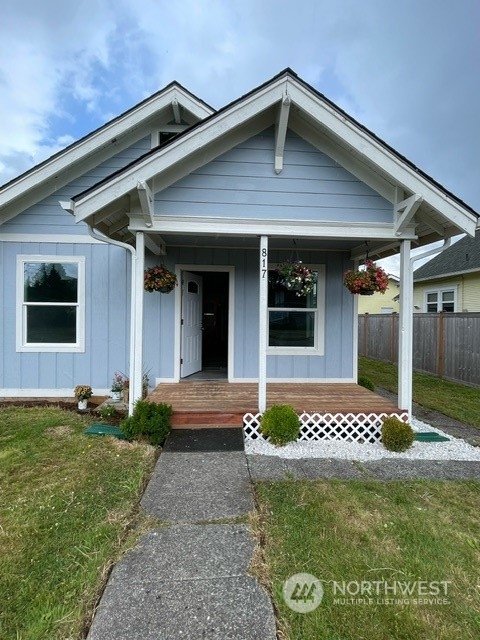817 4th Street Property Photo 1