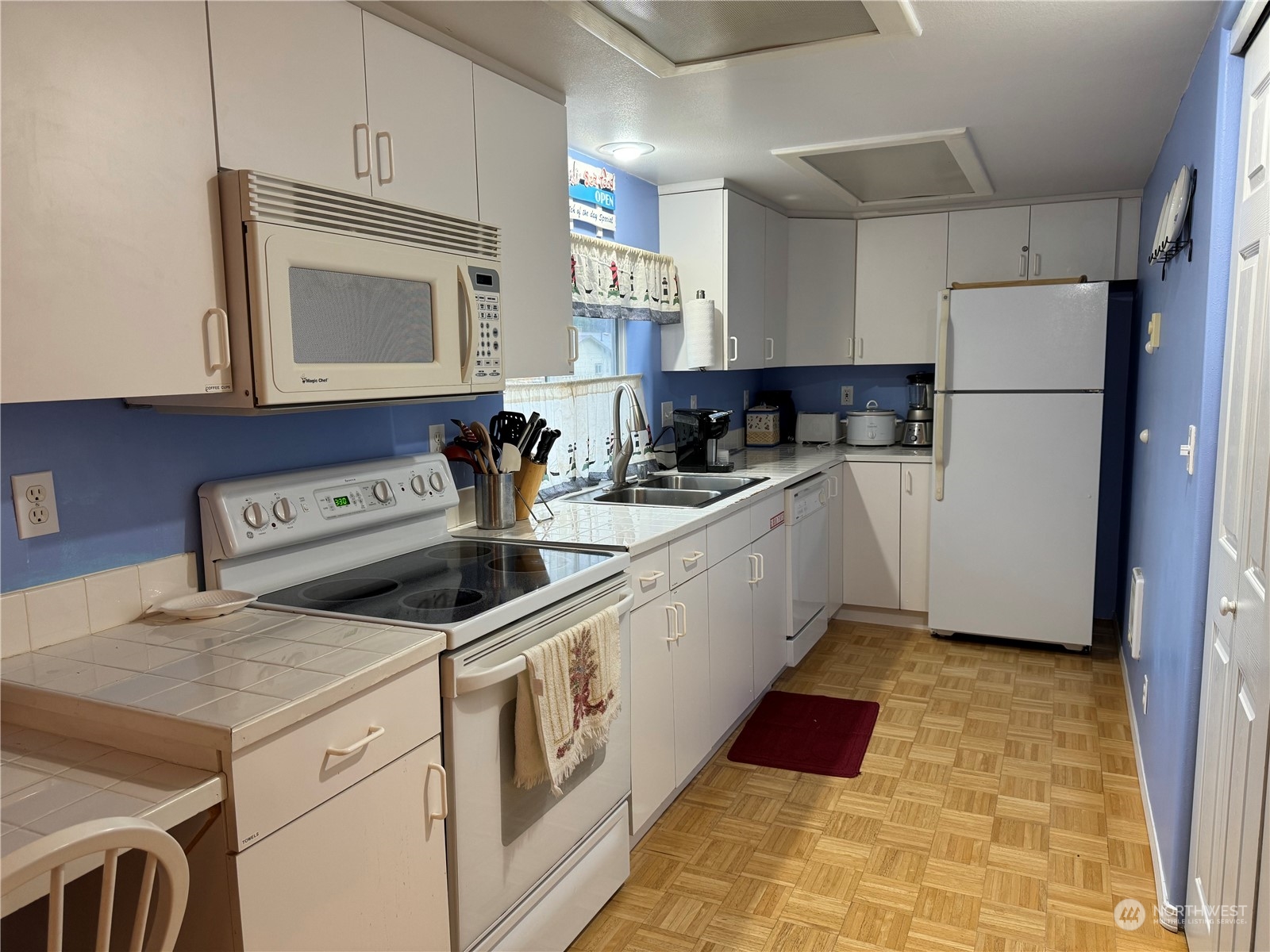 1703 147th Place Property Photo 4