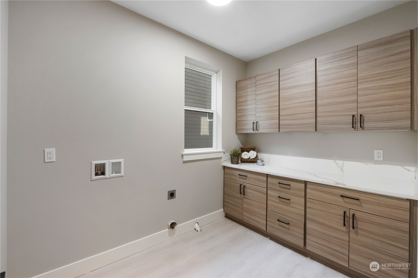 6598 Vandermark Road Property Photo 18