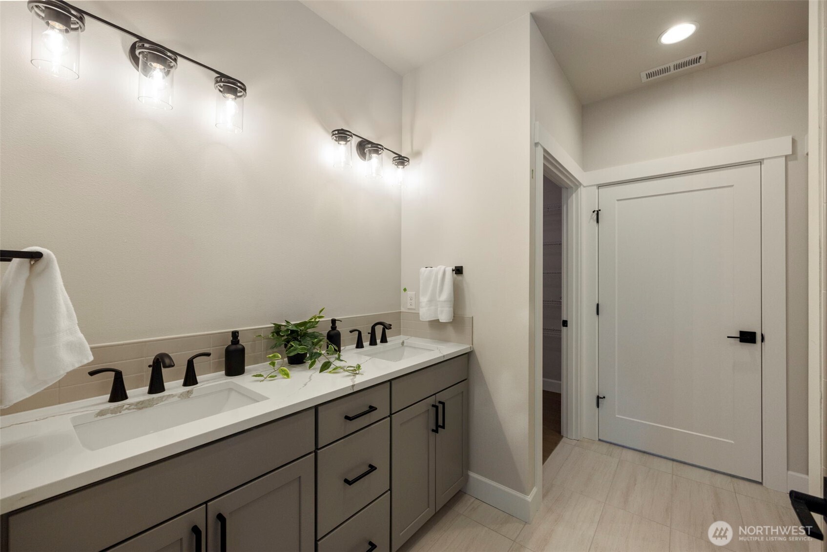 860 Domerie Park Loop Property Photo 11
