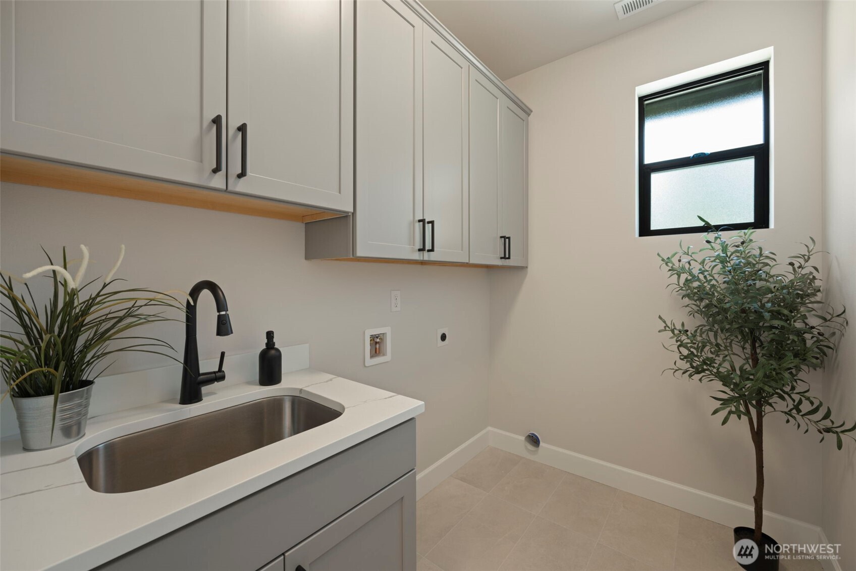 860 Domerie Park Loop Property Photo 18