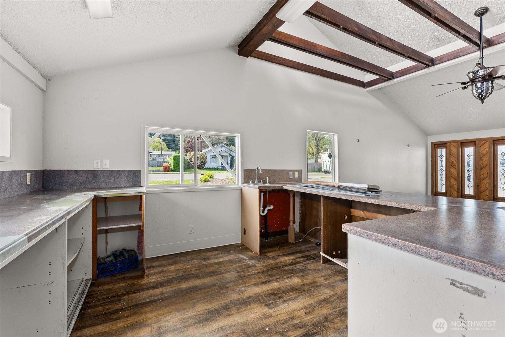 472 Sussex Avenue Property Photo 11