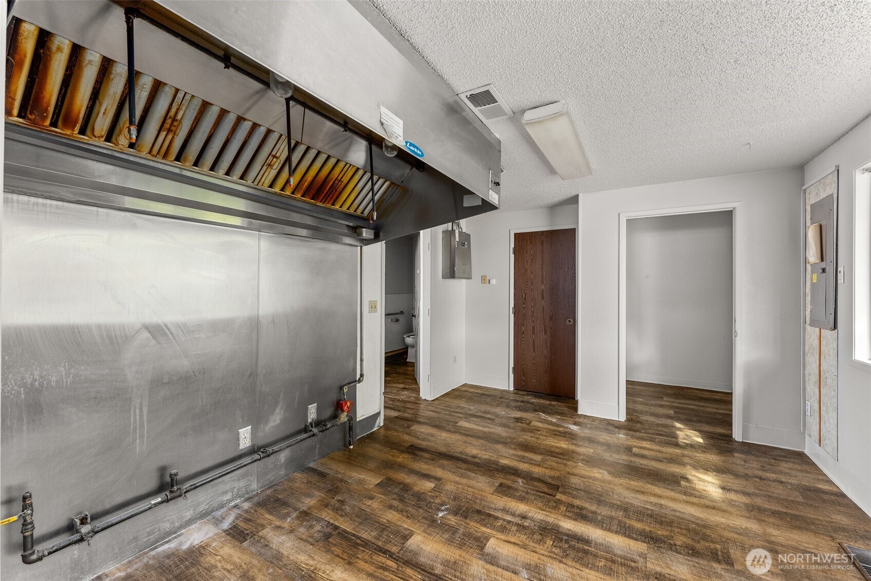 472 Sussex Avenue Property Photo 13