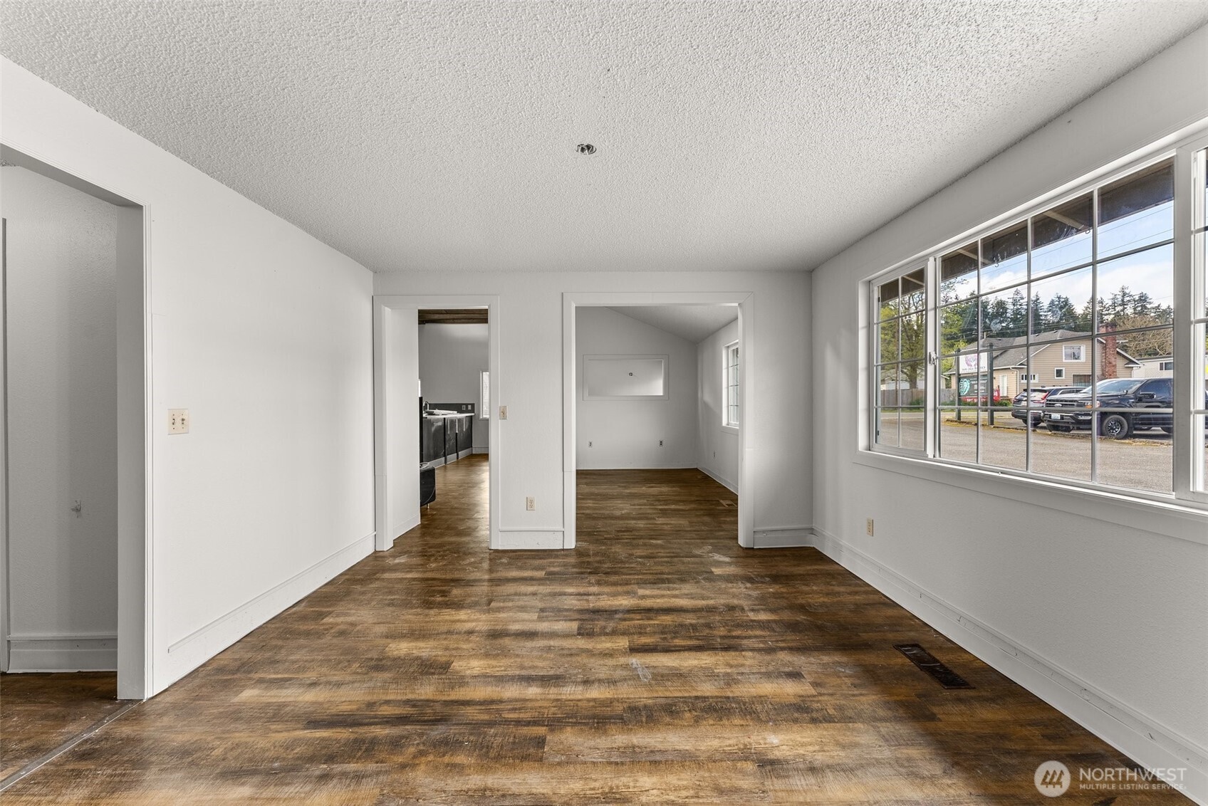 472 Sussex Avenue Property Photo 16