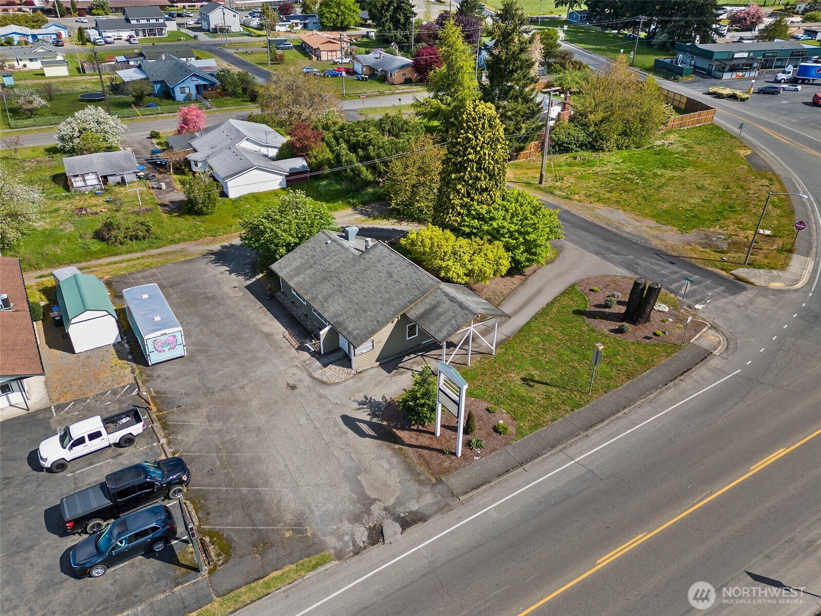 472 Sussex Avenue Property Photo 24