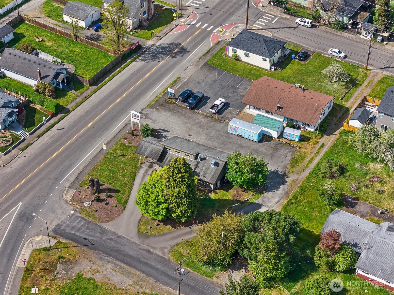 472 Sussex Avenue Property Photo 25