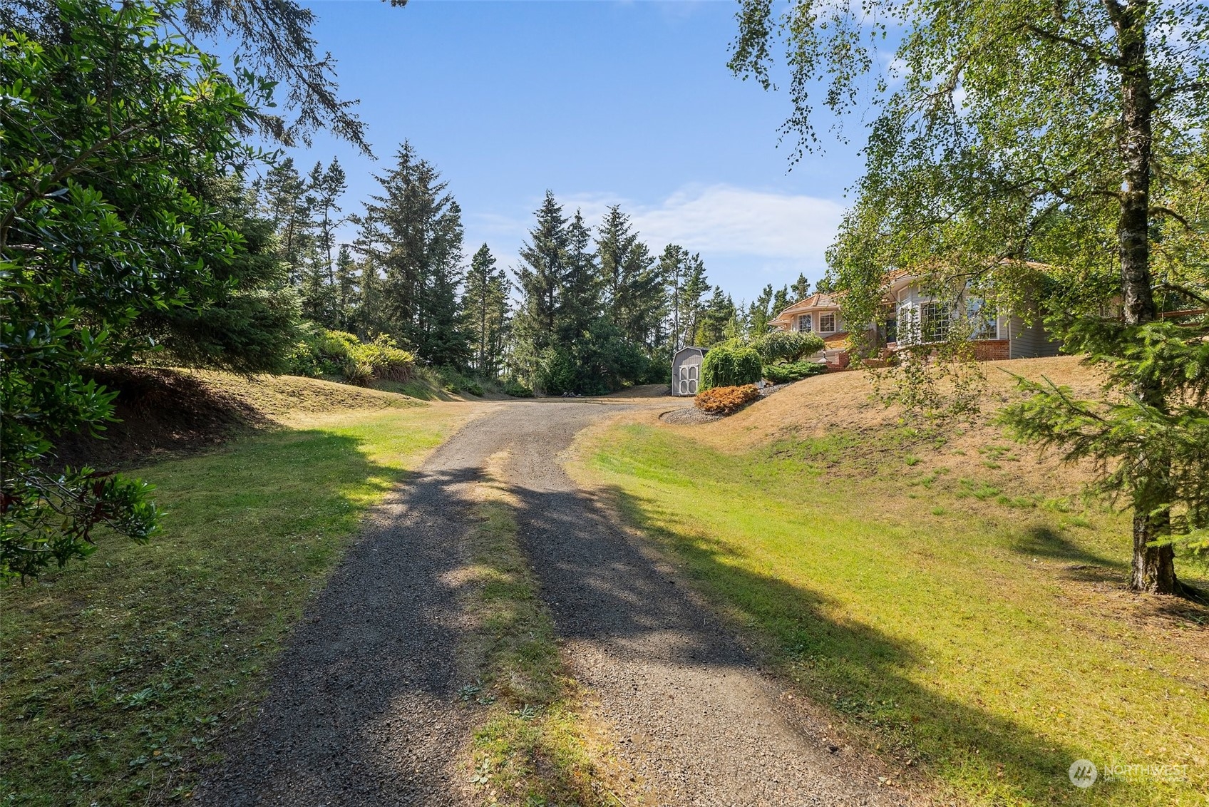 711 Baker Street Property Photo 6