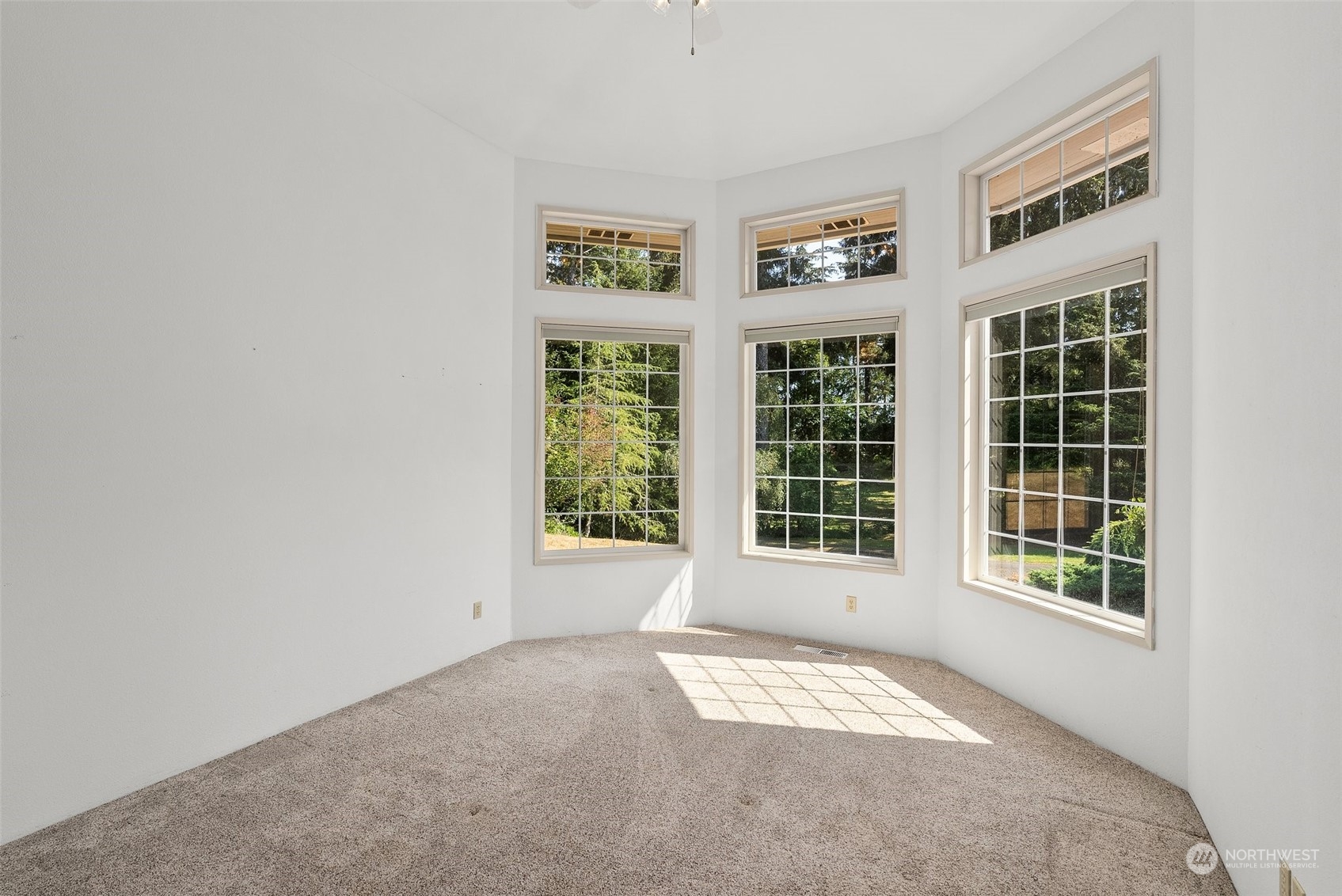 711 Baker Street Property Photo 11