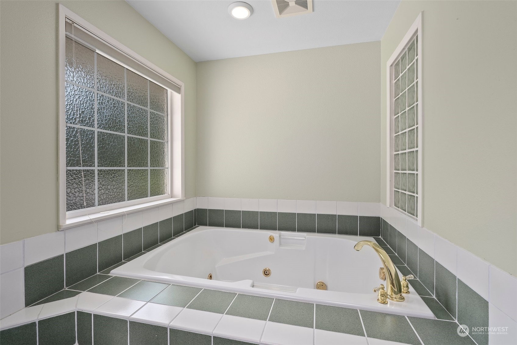 711 Baker Street Property Photo 22