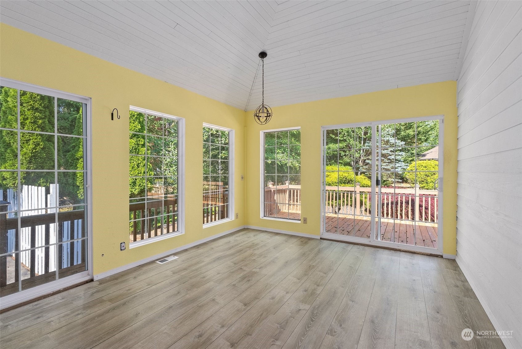 711 Baker Street Property Photo 27