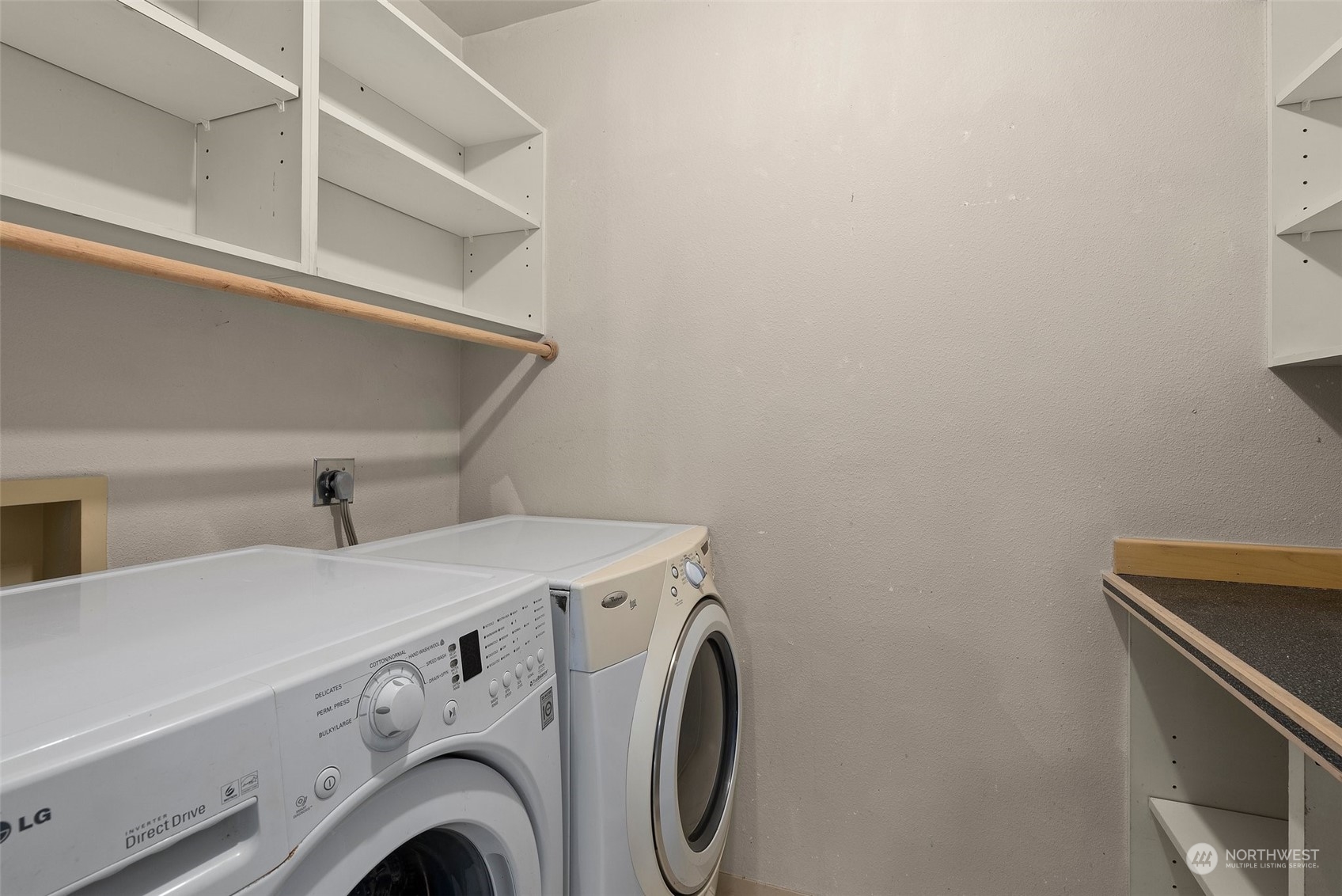 711 Baker Street Property Photo 29