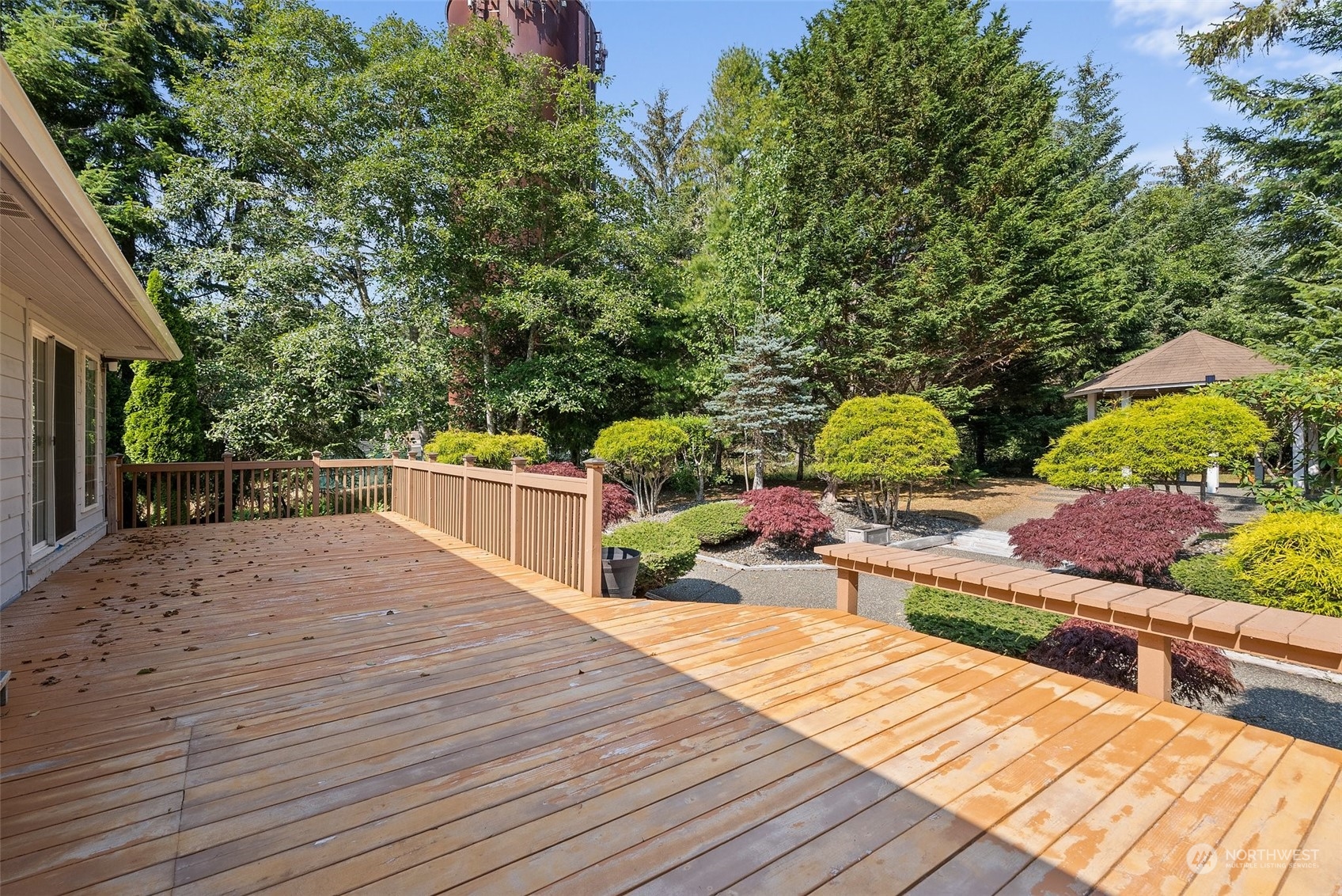 711 Baker Street Property Photo 34