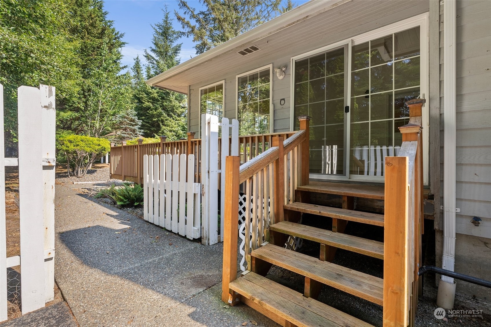 711 Baker Street Property Photo 37