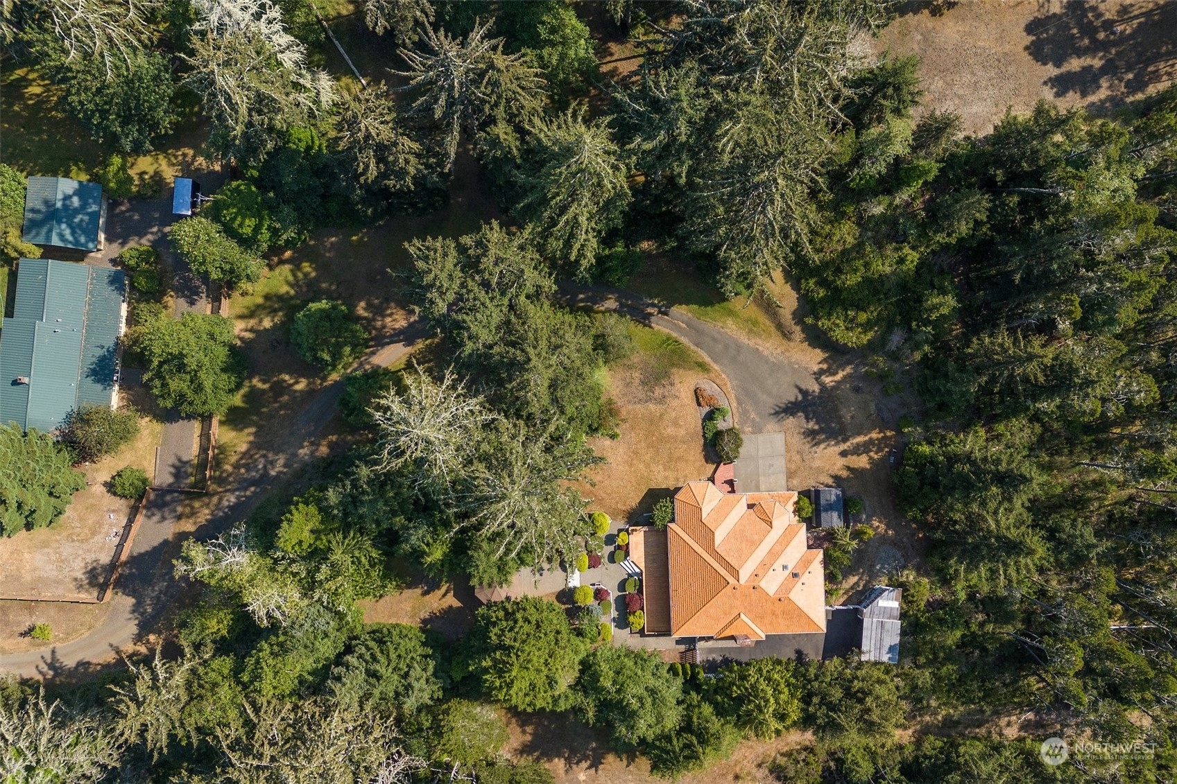 711 Baker Street Property Photo 39