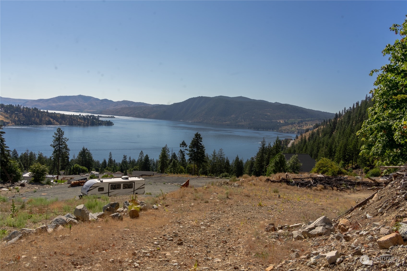 416 Mcclosky Drive Property Photo 3