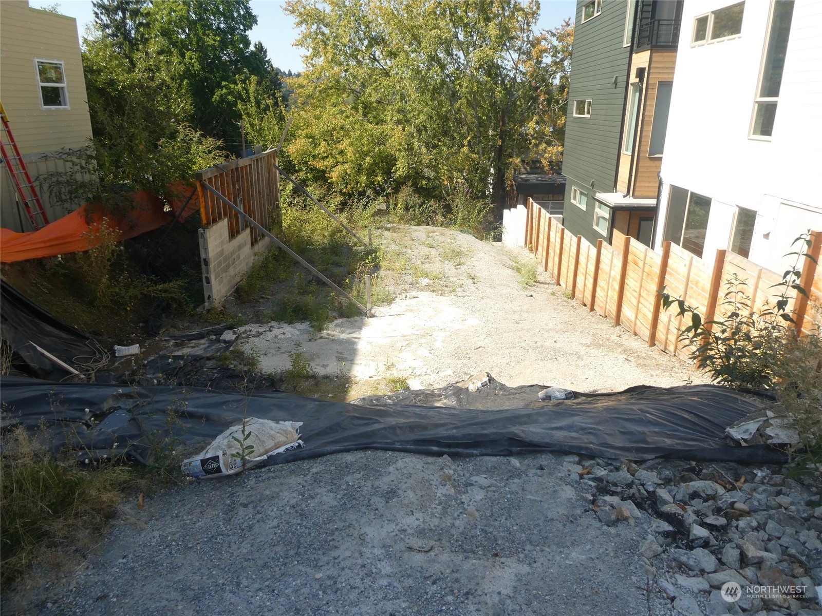 3209 37th Place Property Photo 2