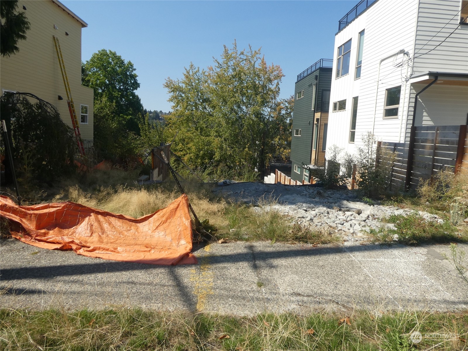 3209 37th Place Property Photo 3