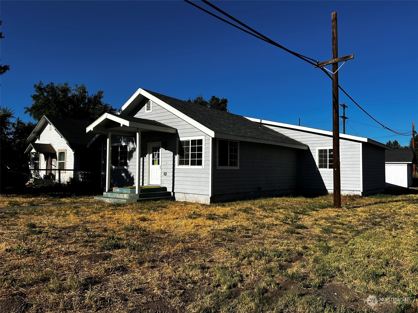 White Swan Real Estate Listings Main Image