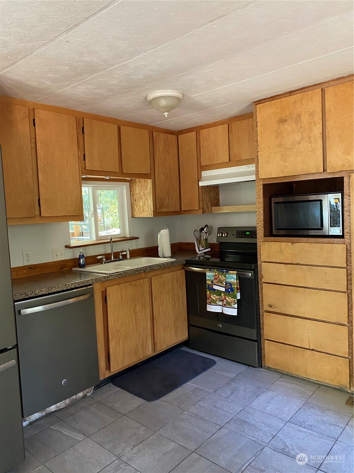 135 Redbud Road Property Photo 5