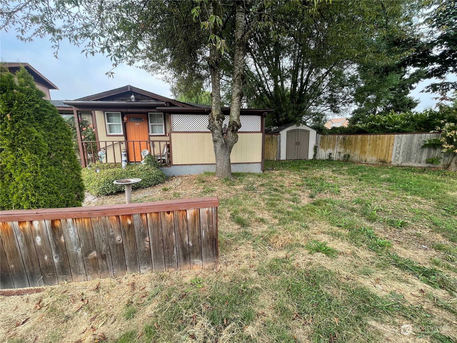 221 2nd Avenue Property Photo