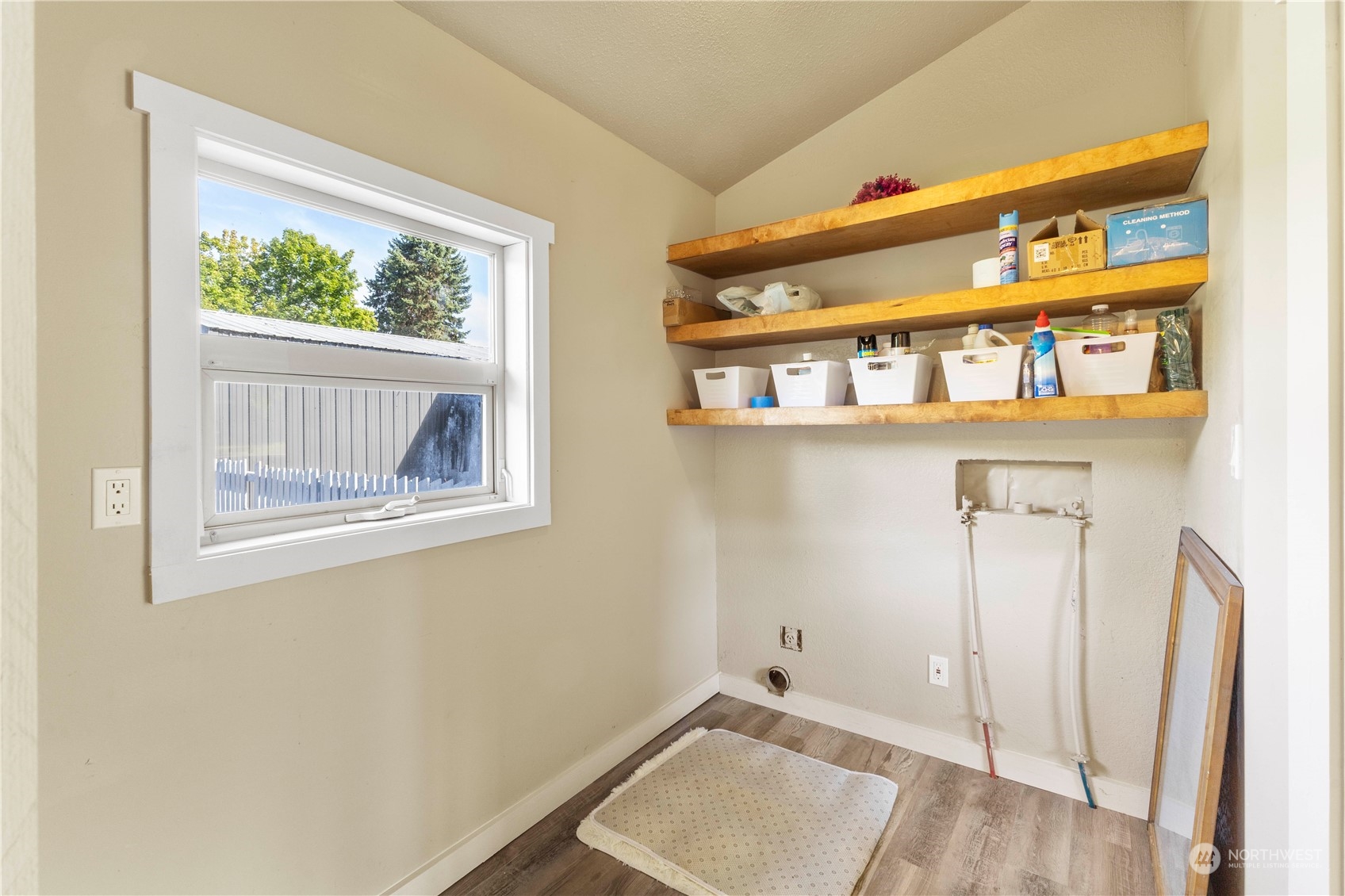 415 E Pe Ell Avenue Property Photo 21