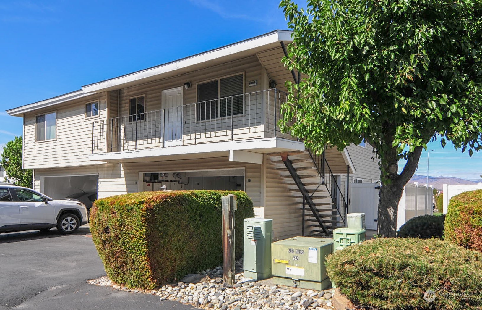 100 Simon Street 16 Property Photo 1