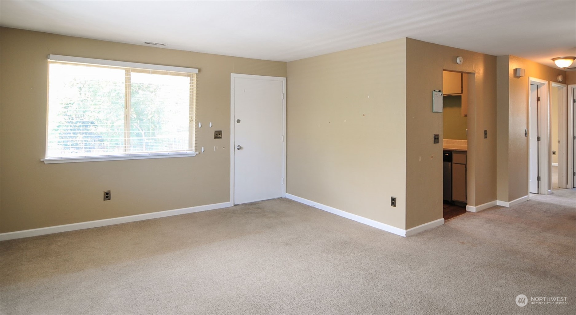 100 Simon Street 16 Property Photo 2