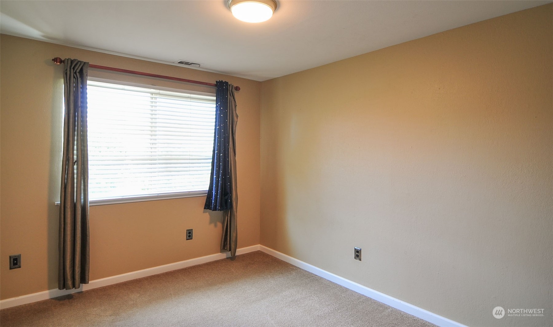 100 Simon Street 16 Property Photo 7