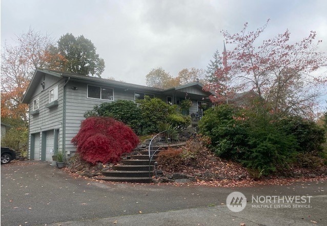 4912 200th Street Property Photo 2