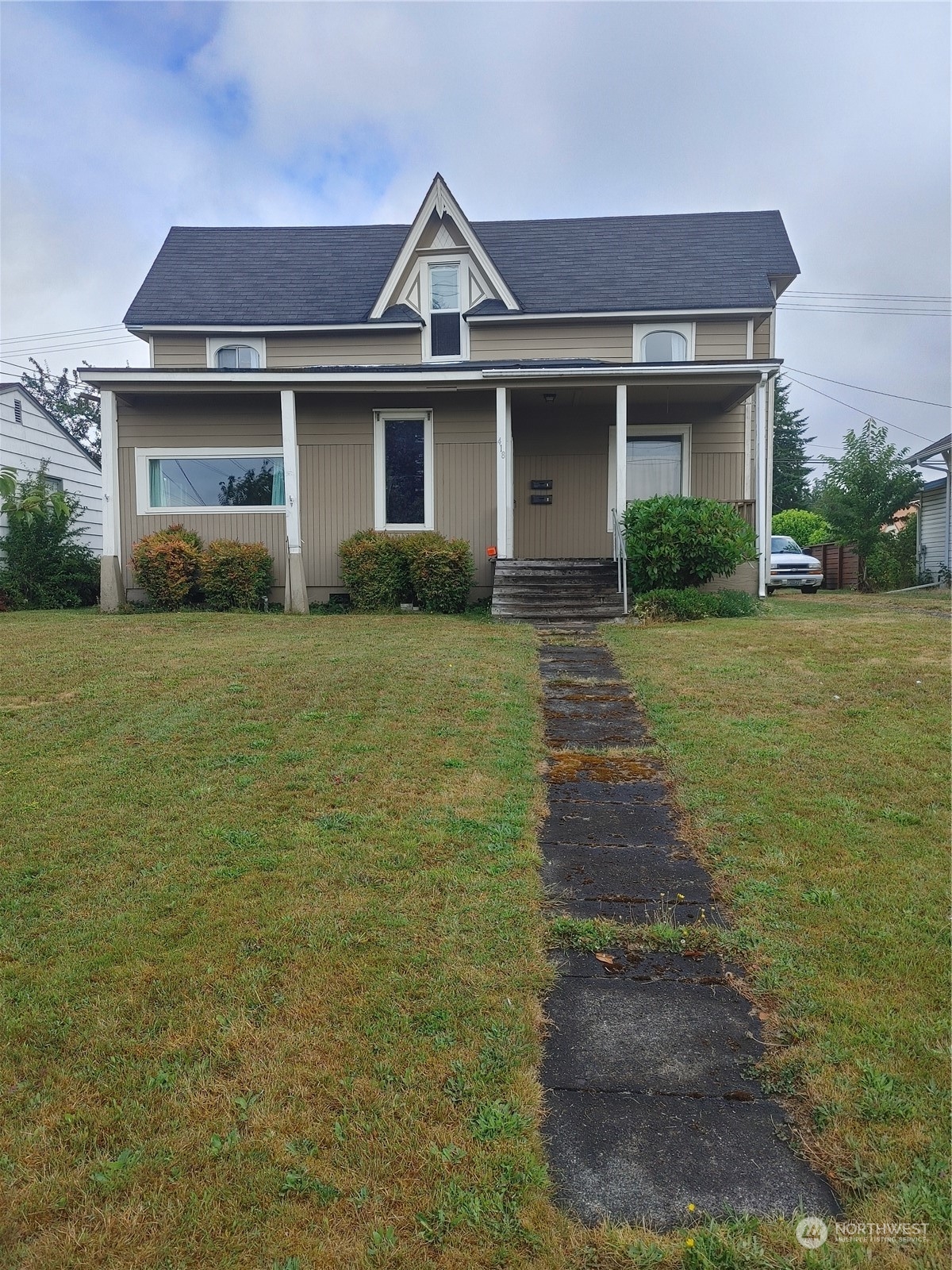 418 E Pioneer Avenue Property Photo 1
