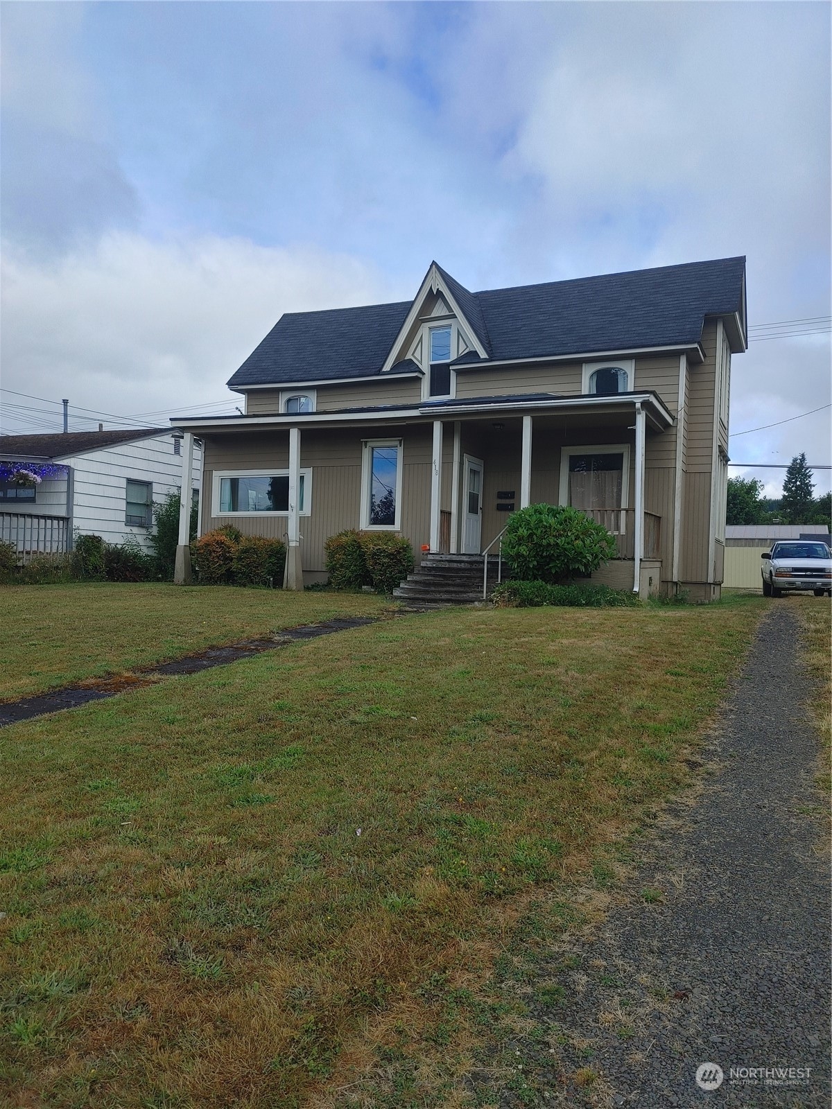 418 E Pioneer Avenue Property Photo 2