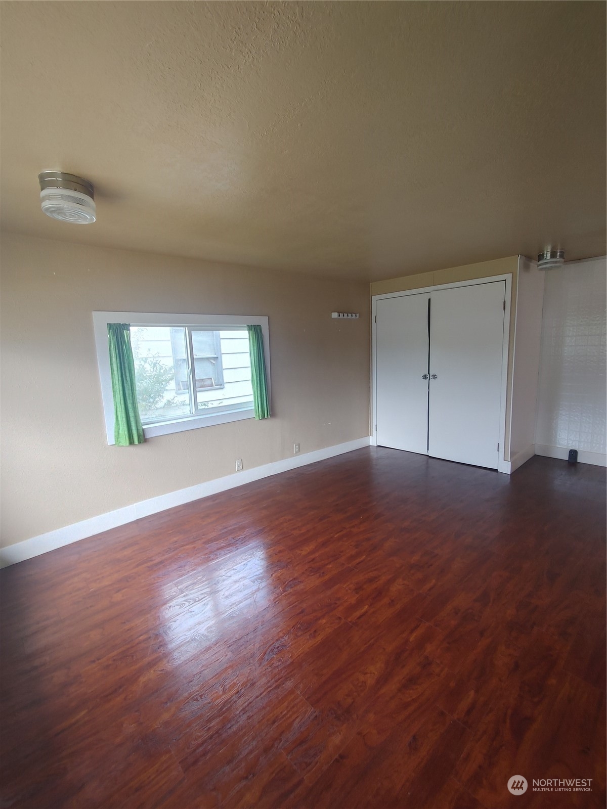 418 E Pioneer Avenue Property Photo 17