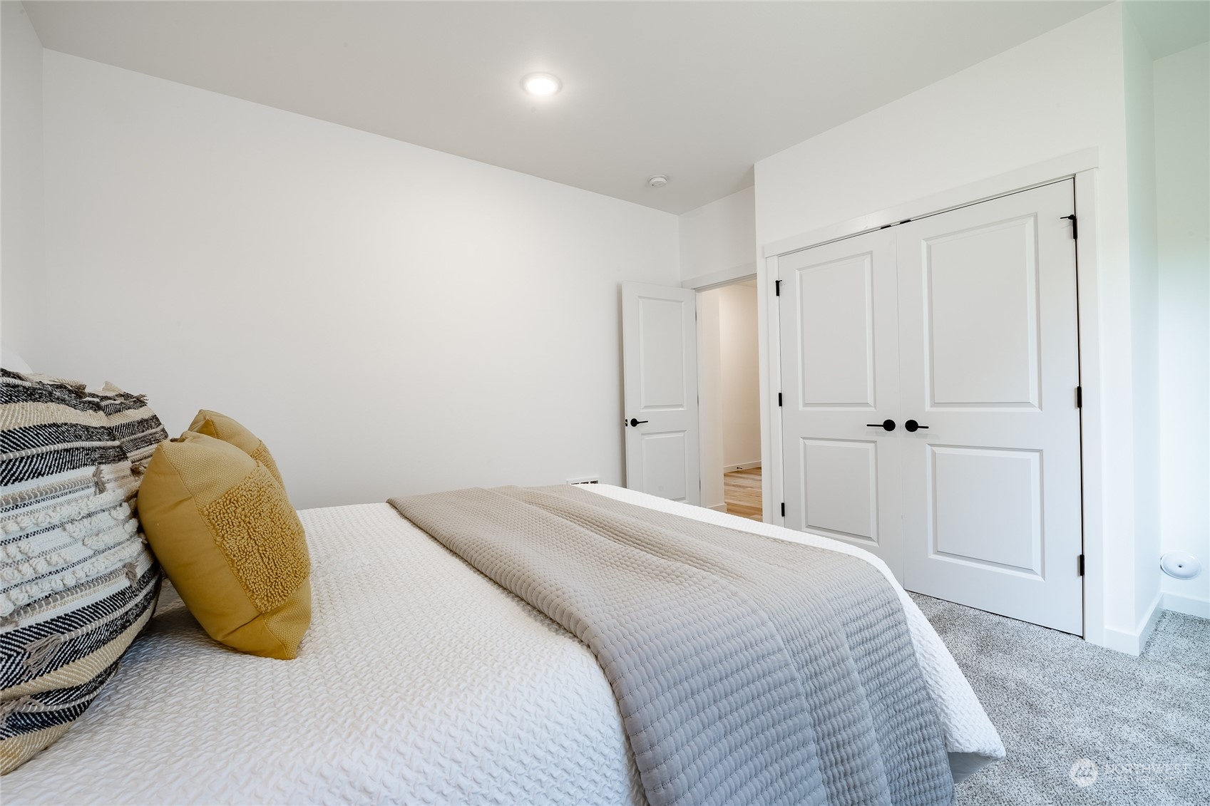 2841 Hazelwood Drive Property Photo 10