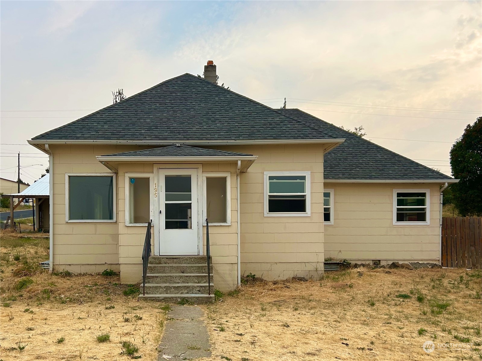 195 Se Railroad Street Property Photo