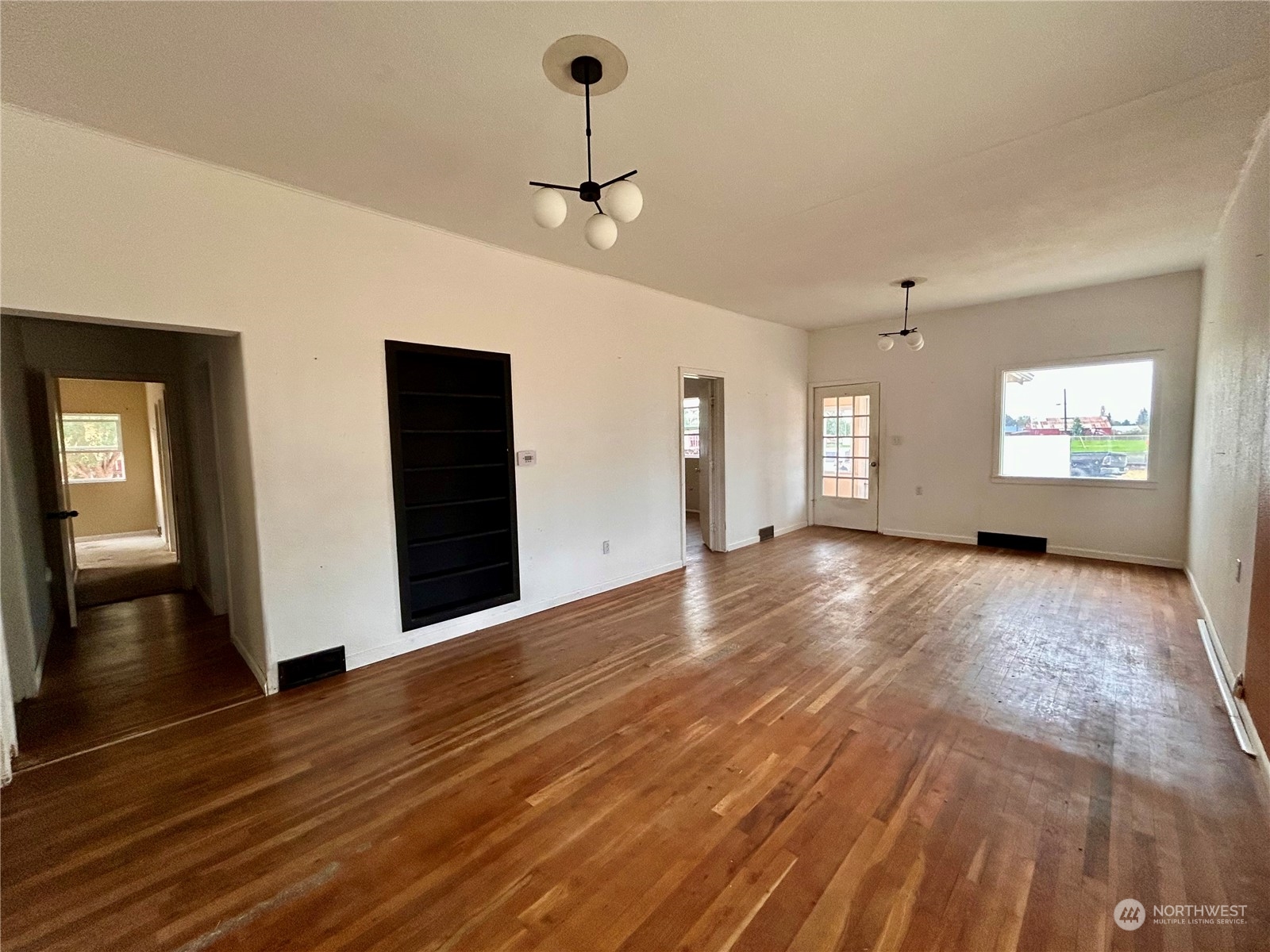 195 Se Railroad Street Property Photo 5