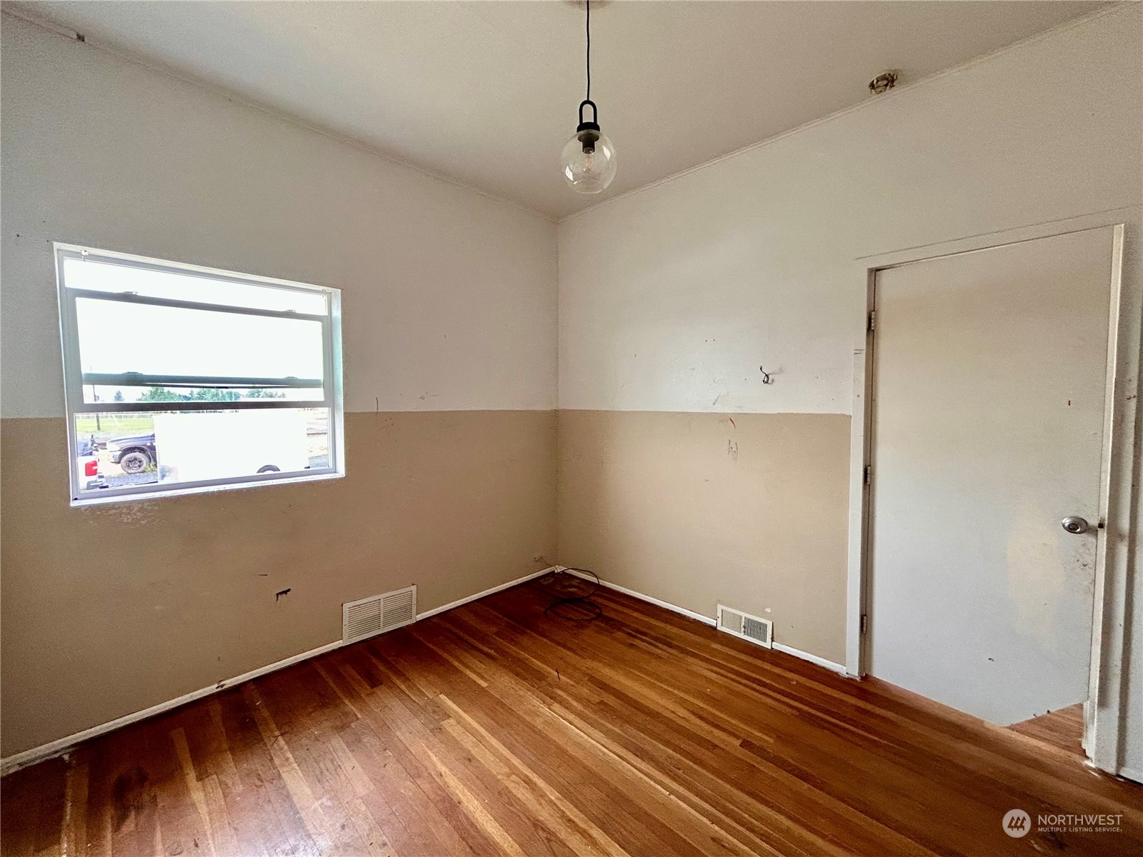 195 Se Railroad Street Property Photo 6