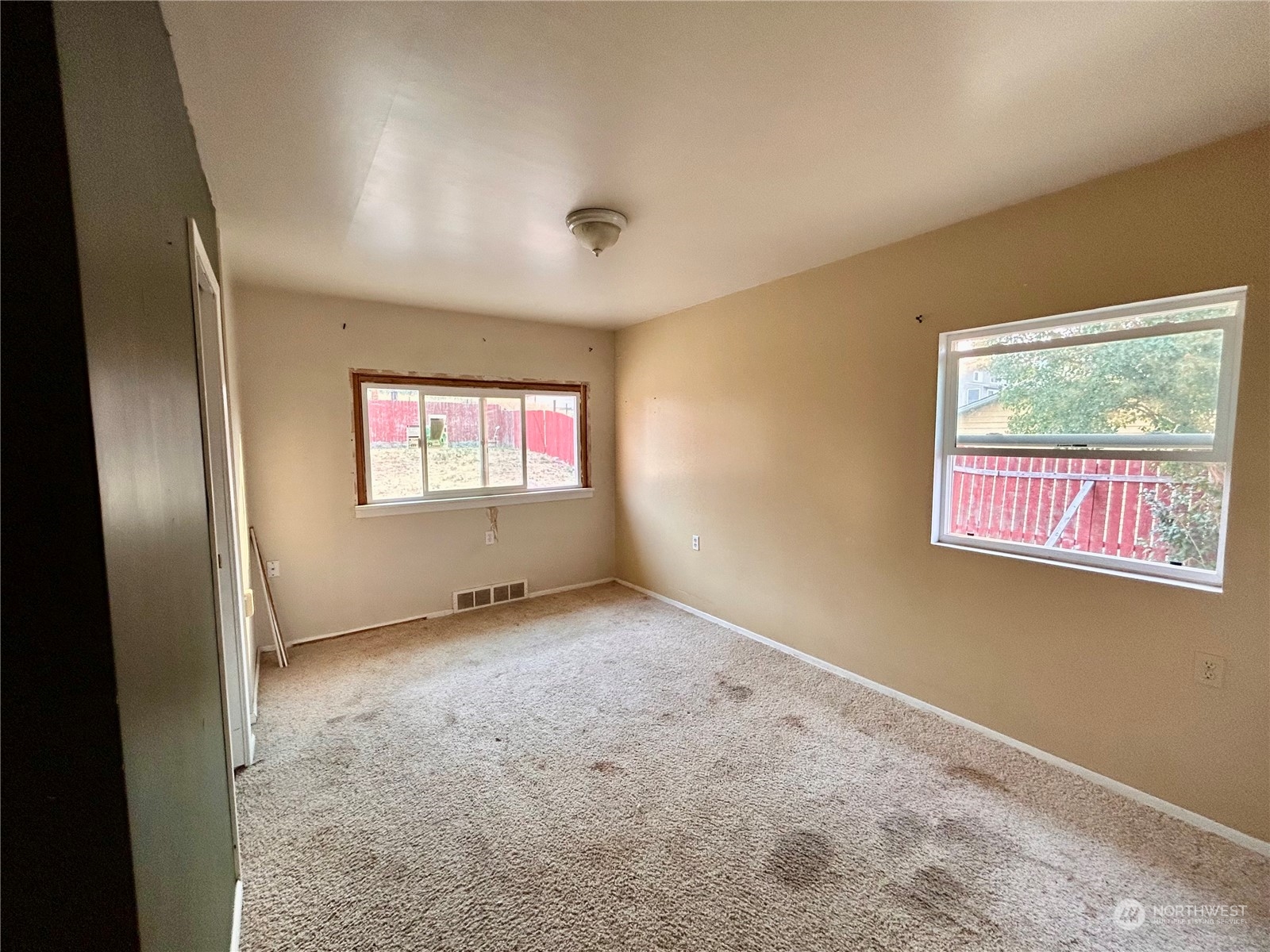 195 Se Railroad Street Property Photo 18