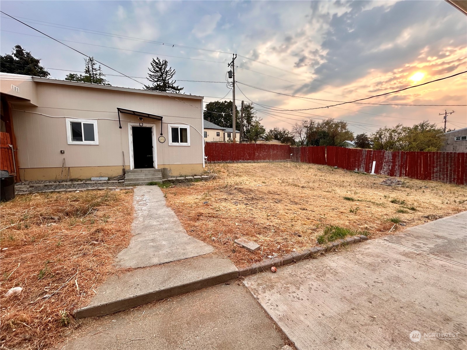 195 Se Railroad Street Property Photo 27