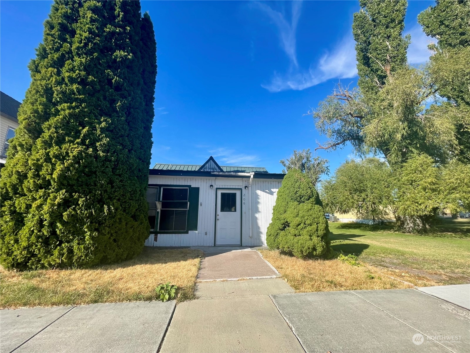 206 E Main Street Property Photo