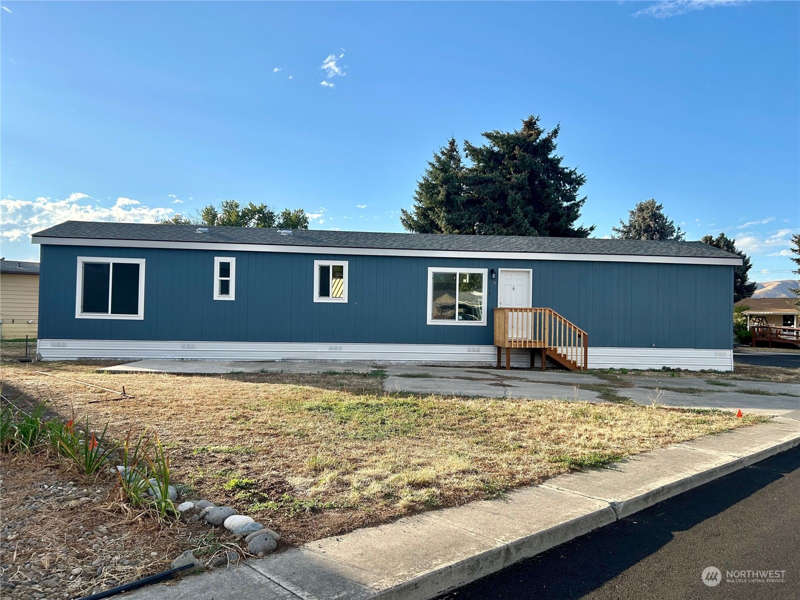 2015 6th Avenue 112 Property Photo 2