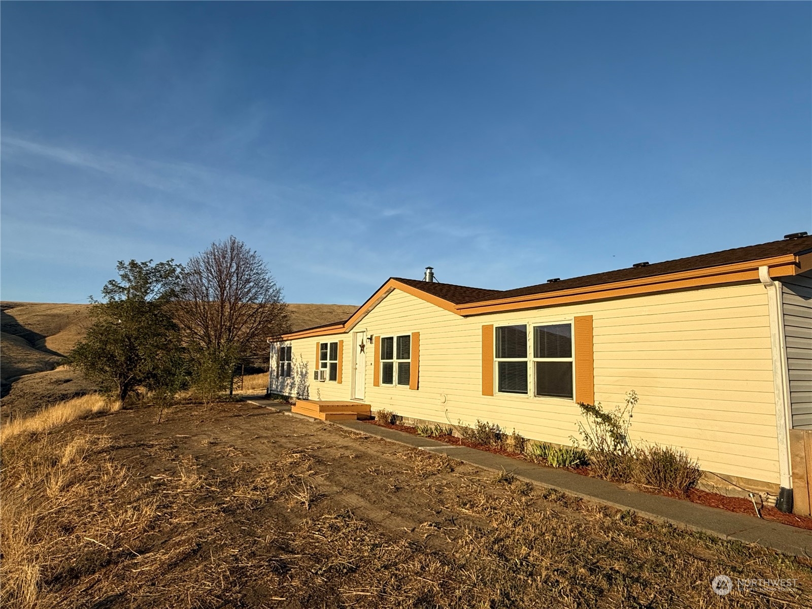 402 Poulsen Road Property Photo