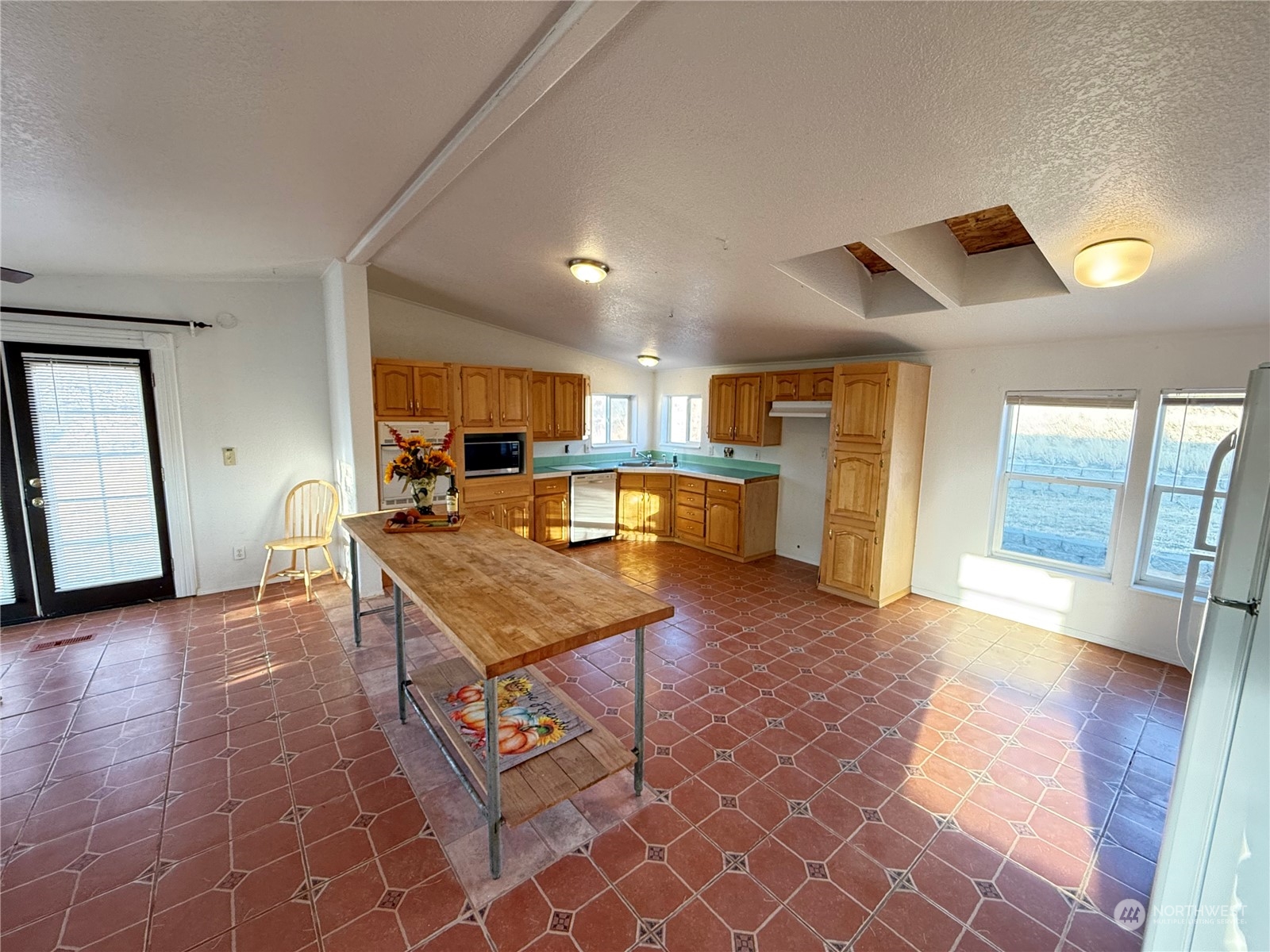 402 Poulsen Road Property Photo 6