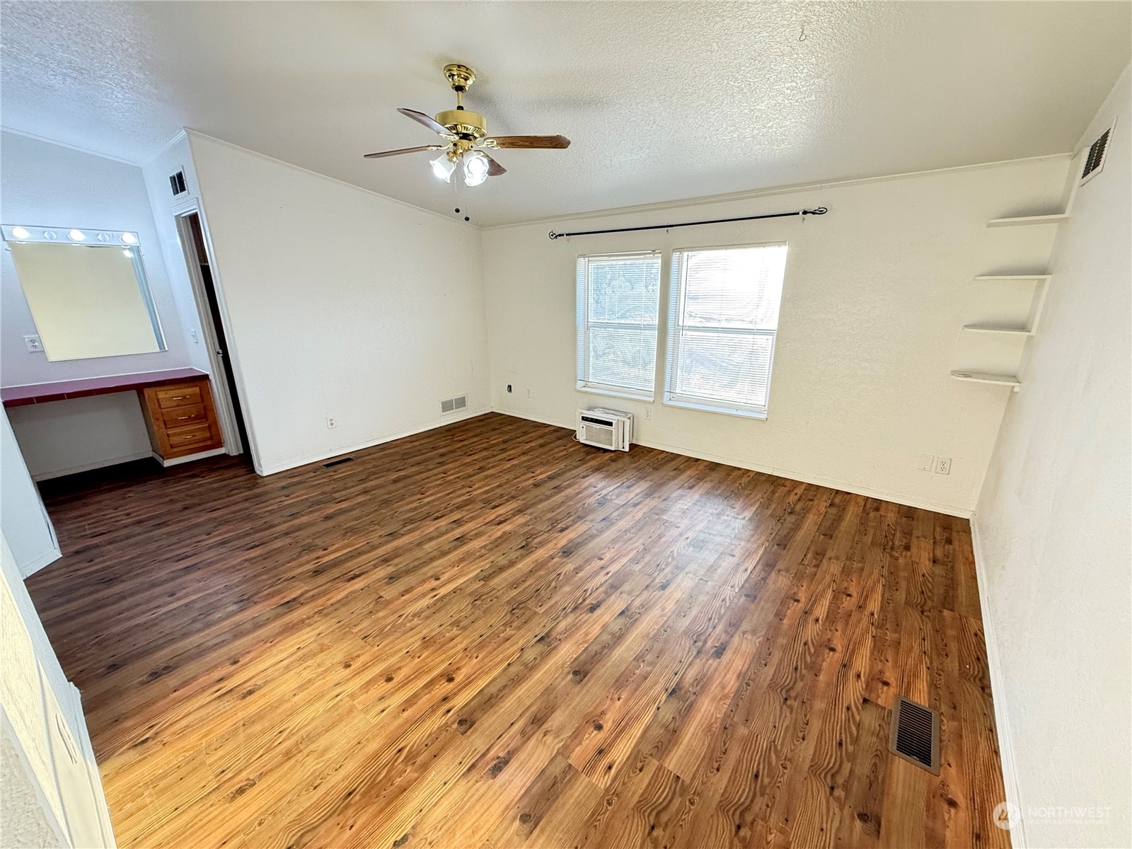 402 Poulsen Road Property Photo 10
