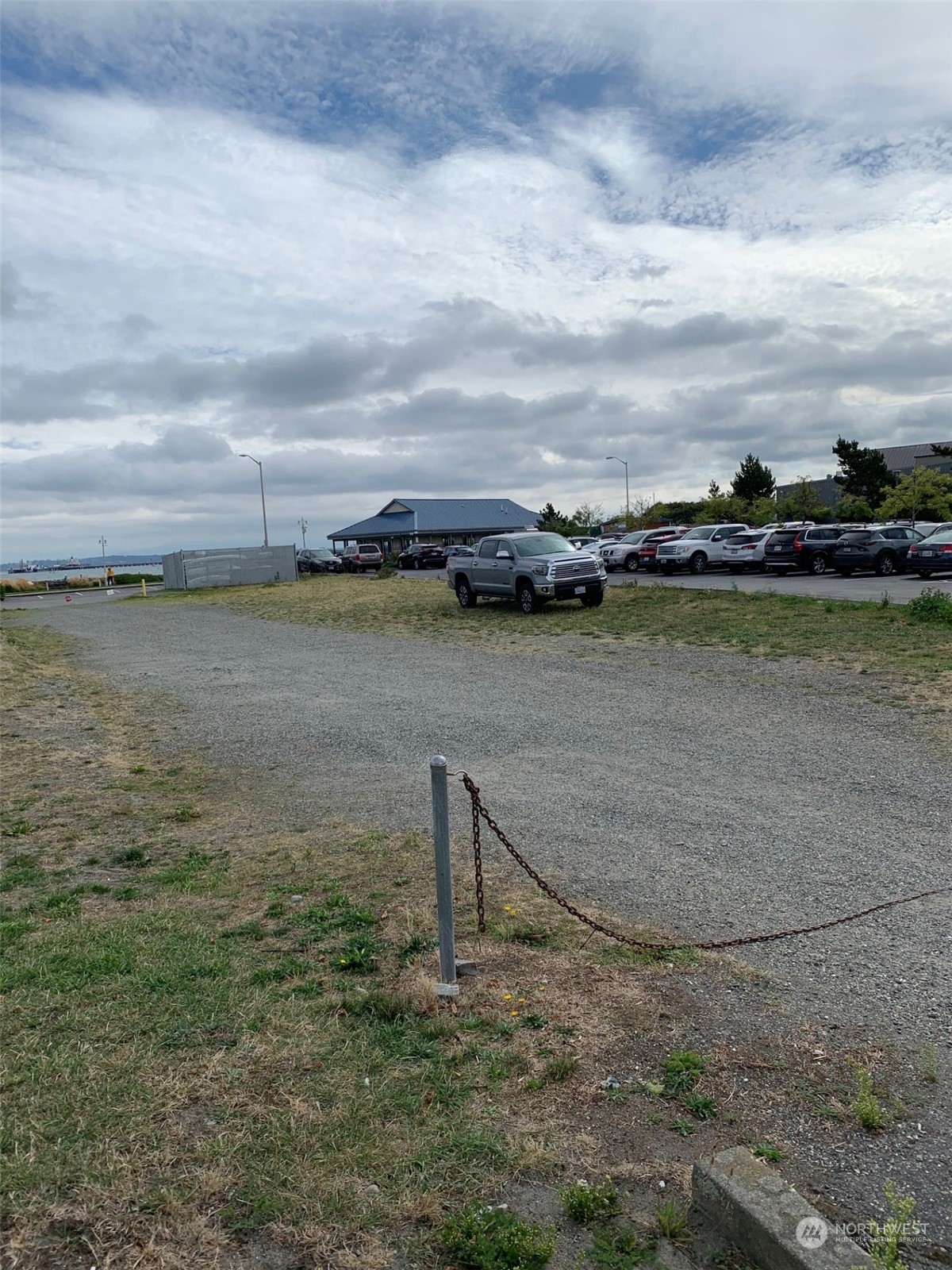 609 Seafarers Way Property Photo 7