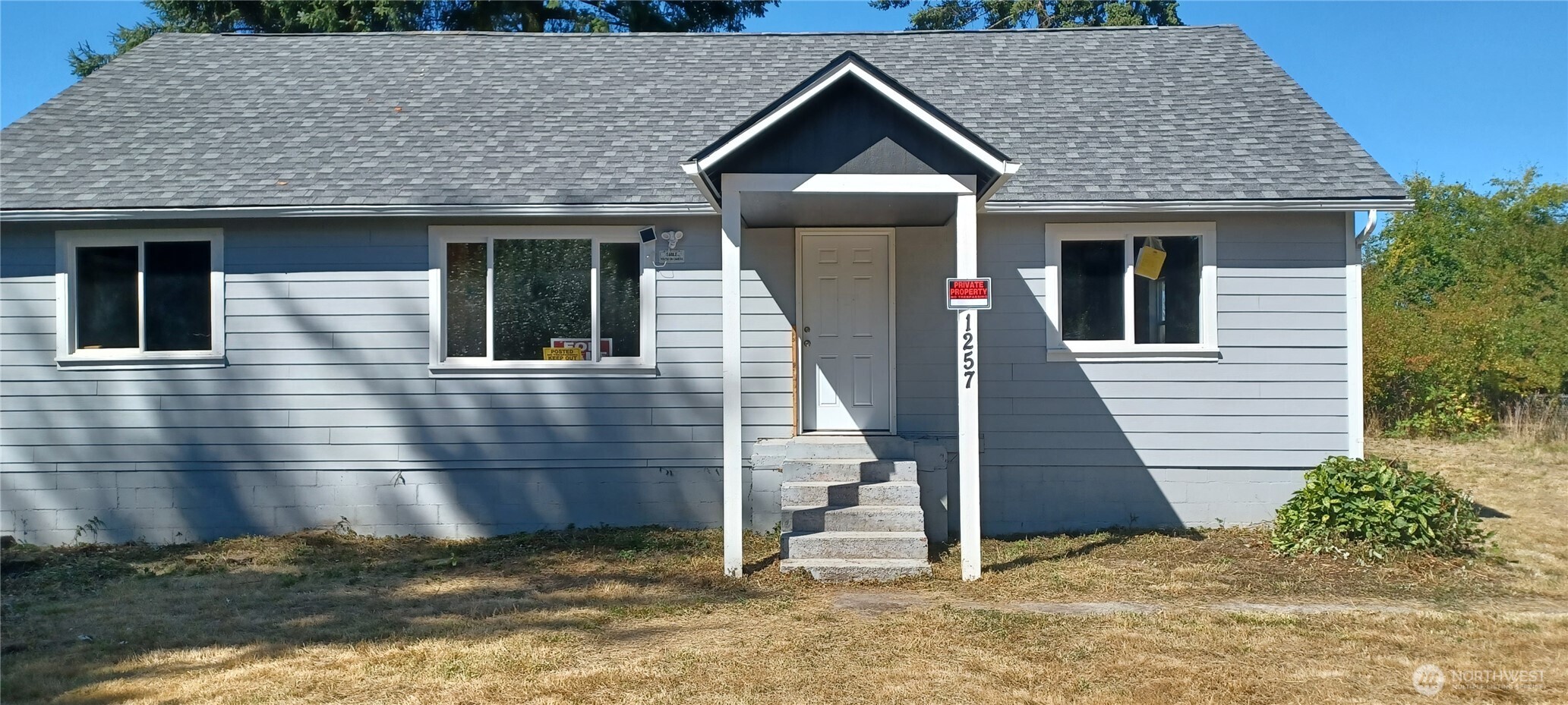 1257 S Yew Street Property Photo 2