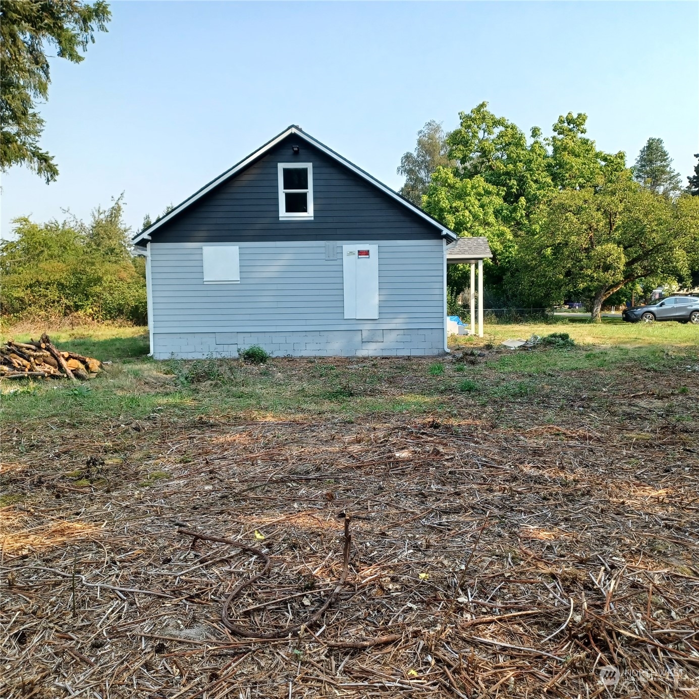 1257 S Yew Street Property Photo 4