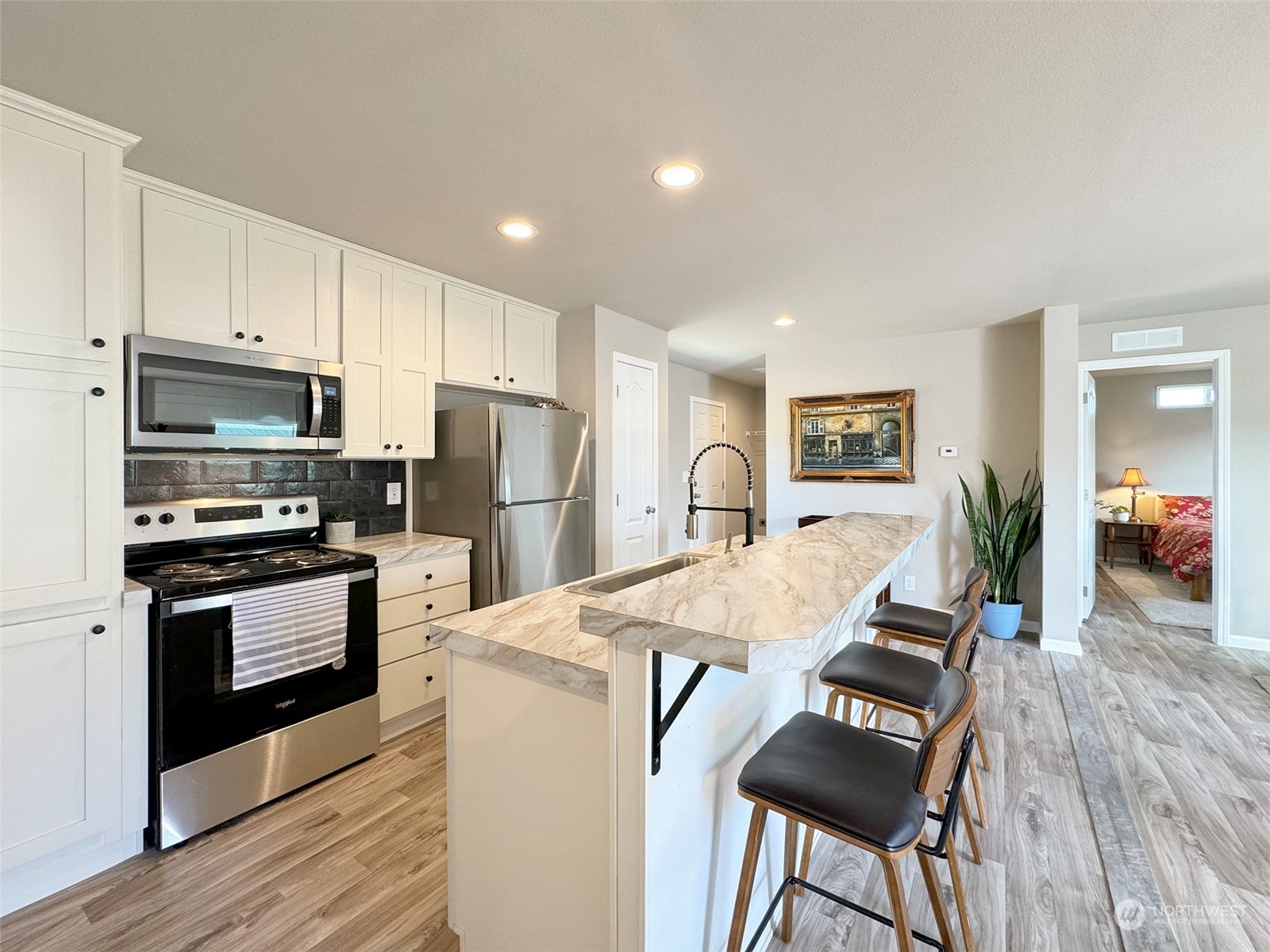 36 7th Street Property Photo 8