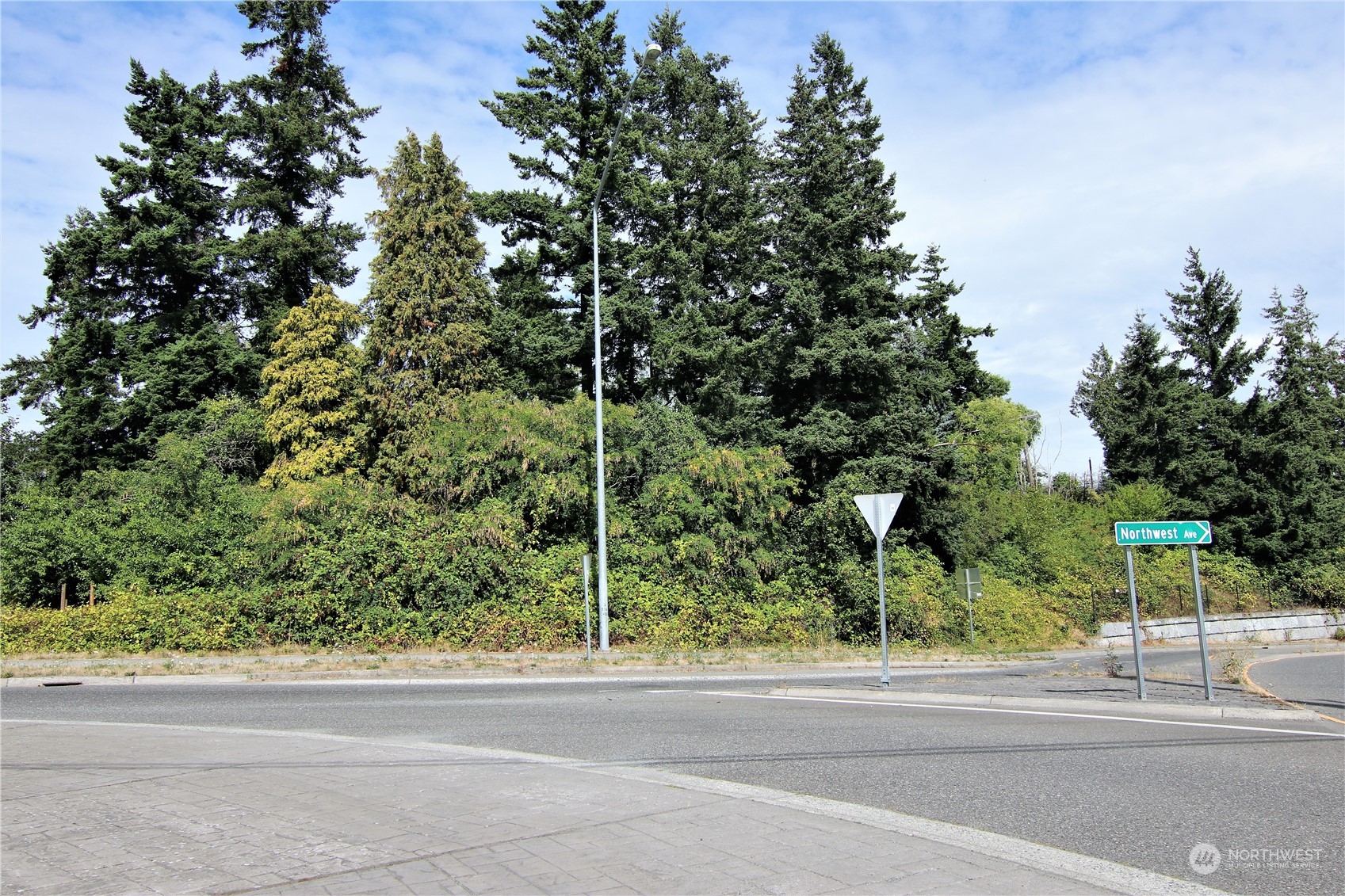 708 Kirkview Place Property Photo 3