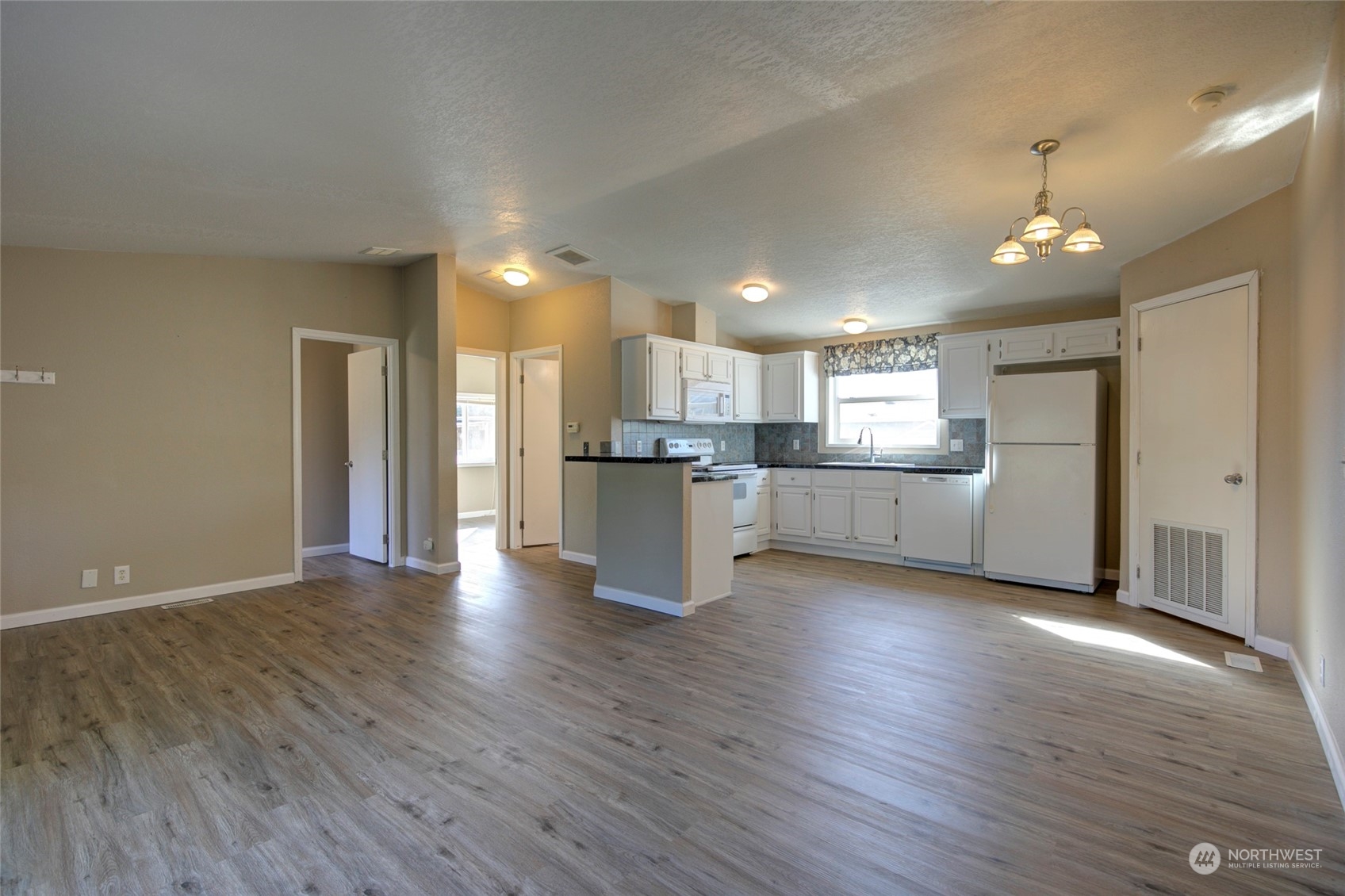 384 N Razor Clam Drive Property Photo 6