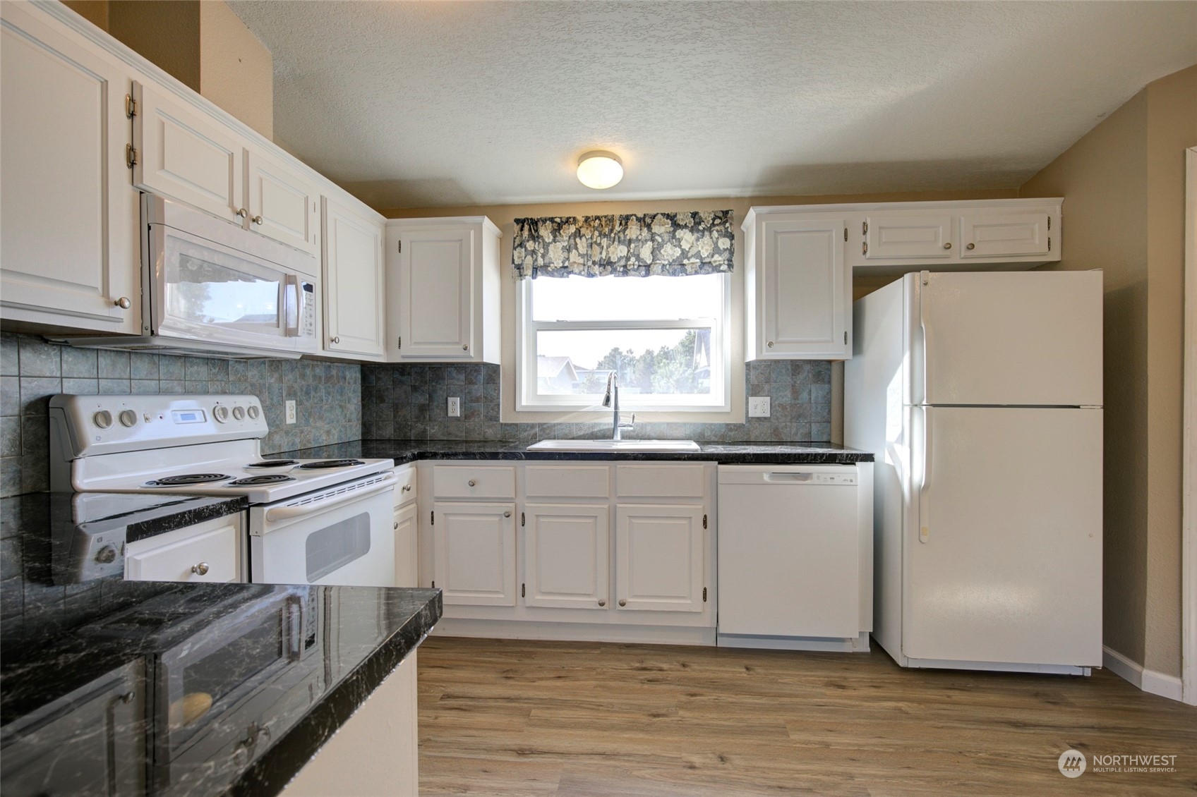 384 N Razor Clam Drive Property Photo 13